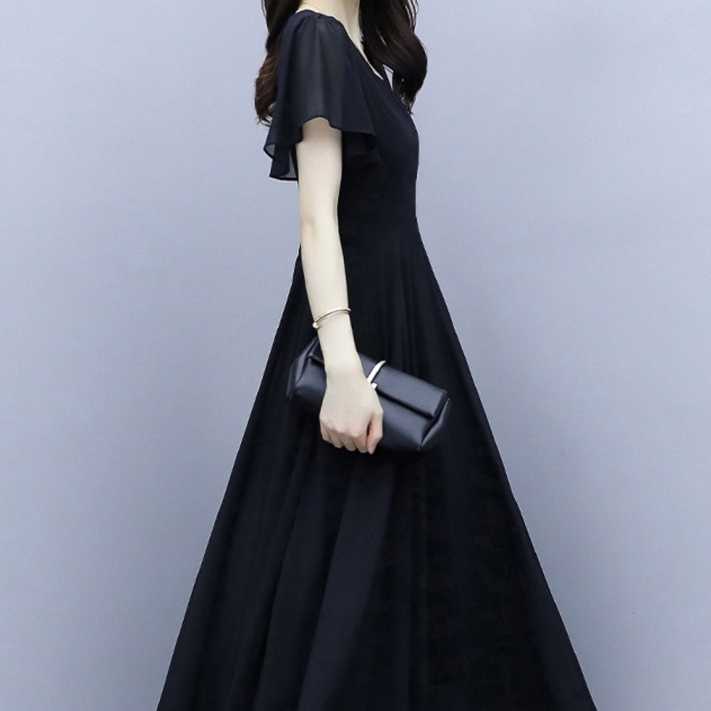 Vネックケープスリーブロングワンピース｜オフィスカジュアル