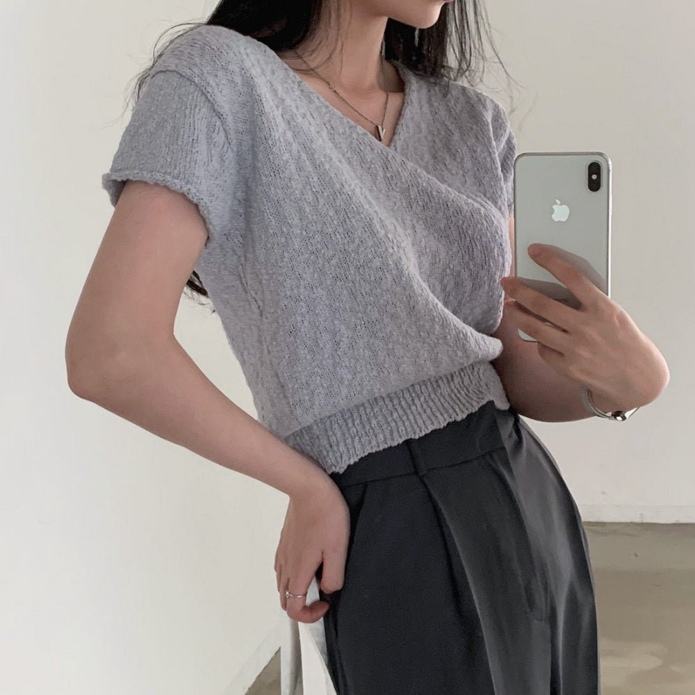 Vネック薄手ニットトップス｜オフィスカジュアル レディース 通販【ミレジェネ】