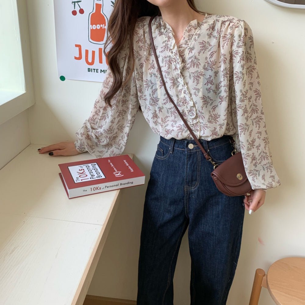 花柄フリルＶネックブラウス｜オフィスカジュアル レディース 通販【ミレジェネ】