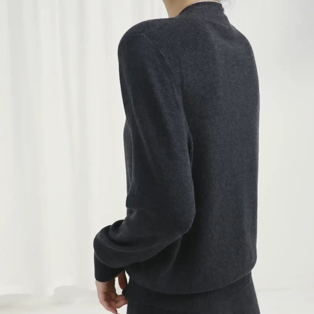 Vネックフェイクレイヤードカーディガン｜オフィスカジュアル レディース 通販【ミレジェネ】