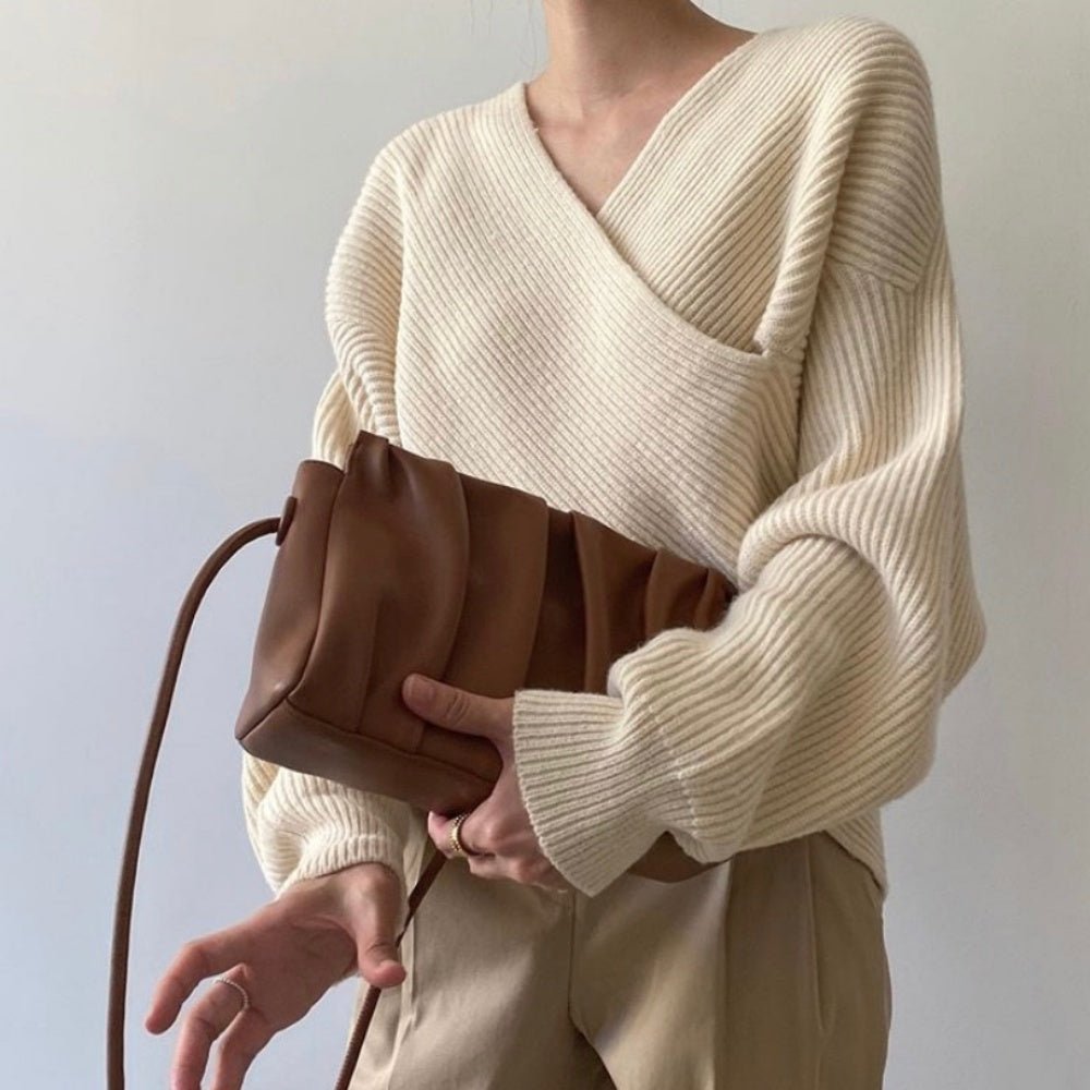 クロスデザインVネックニット