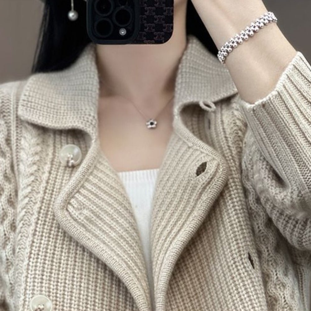 Wボタンニットカーディガン｜オフィスカジュアル レディース 通販【ミレジェネ】