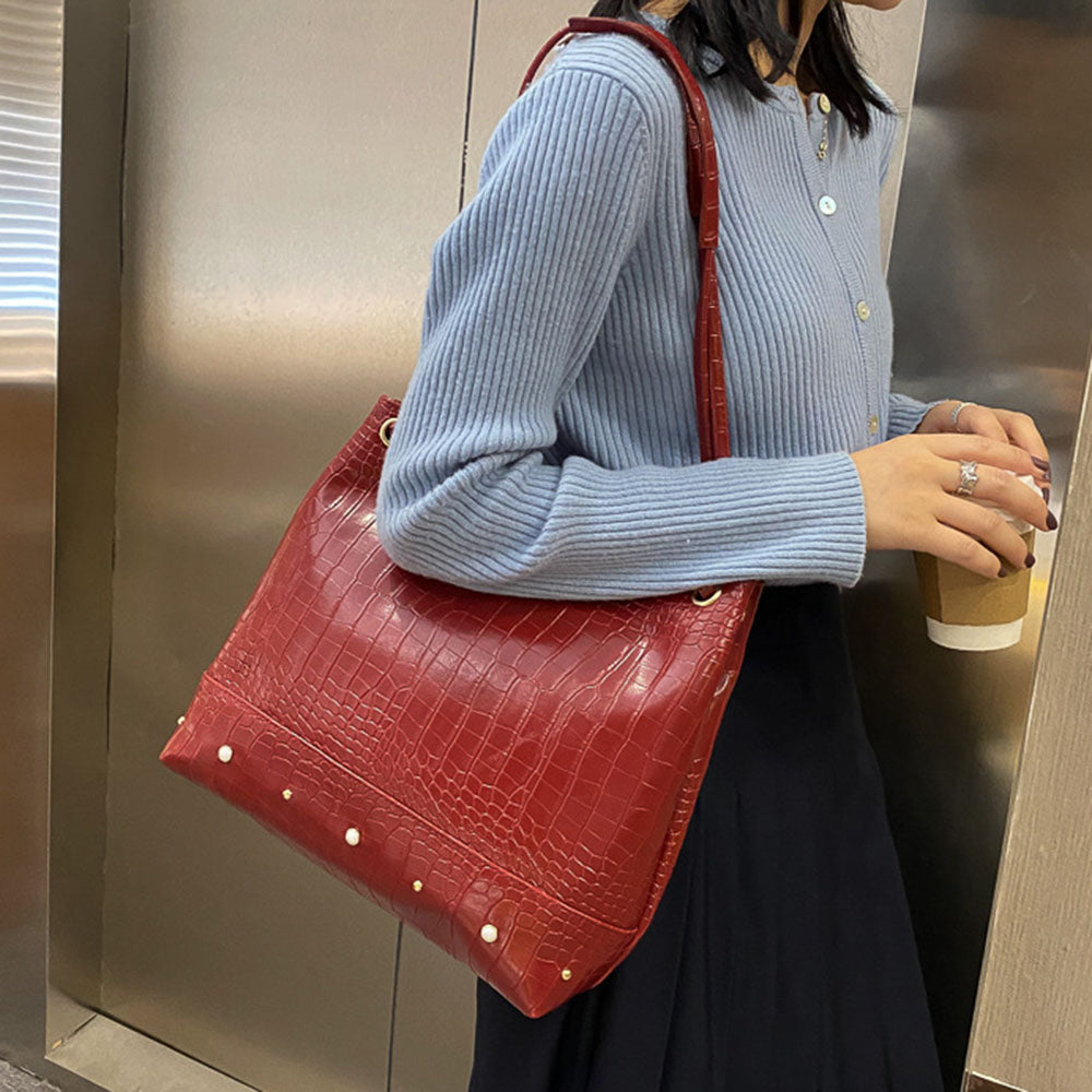 PUレザーパール付き大容量トートバッグ