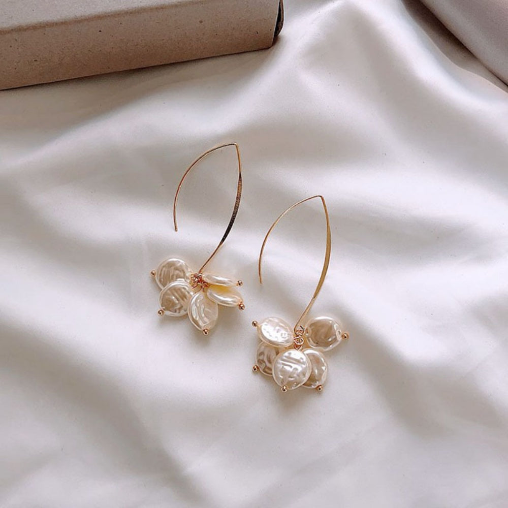 シェルデザインピアス