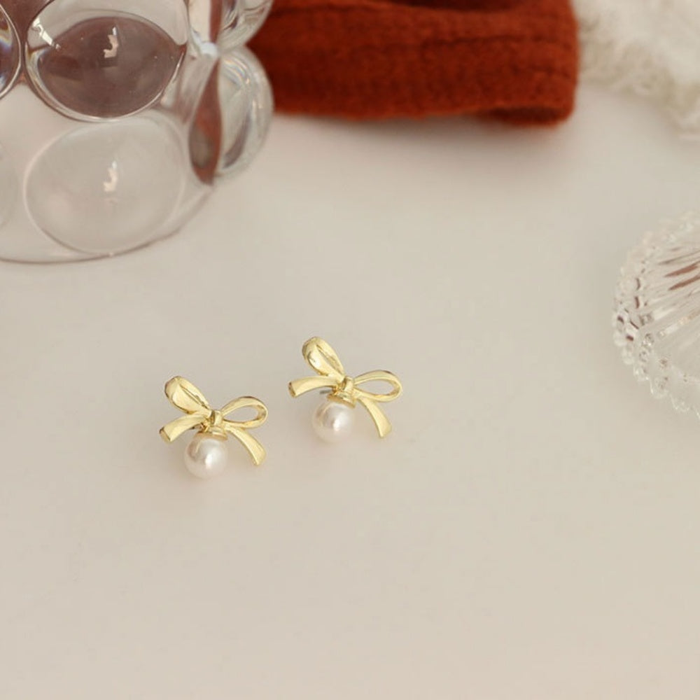 リボンモチーフパールピアス