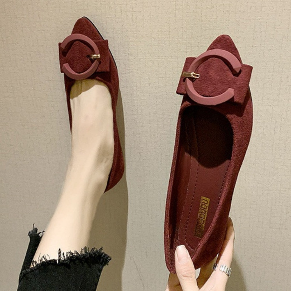 ベルトモチーフフラットパンプス