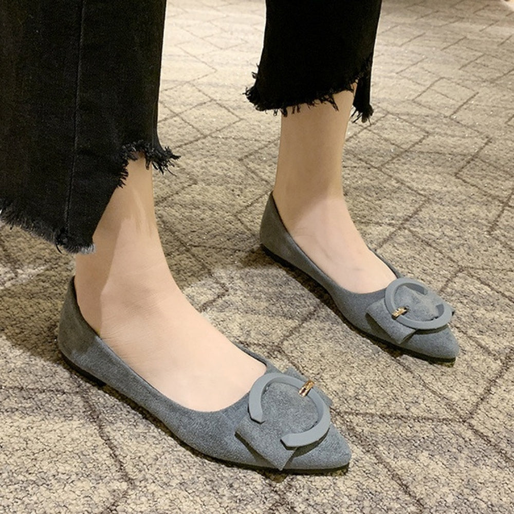 ベルトモチーフフラットパンプス