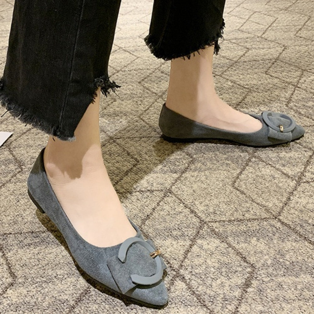 ベルトモチーフフラットパンプス