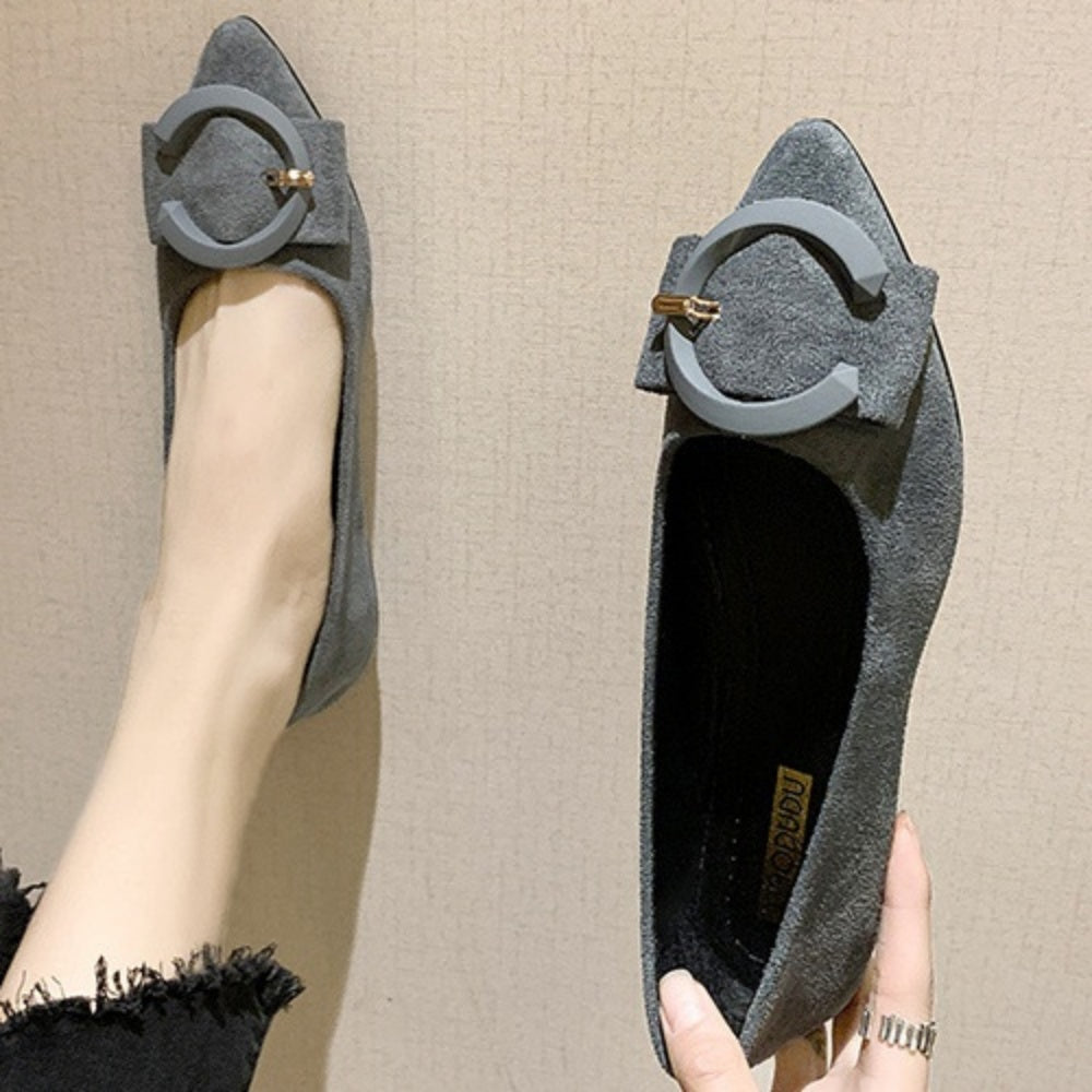 ベルトモチーフフラットパンプス