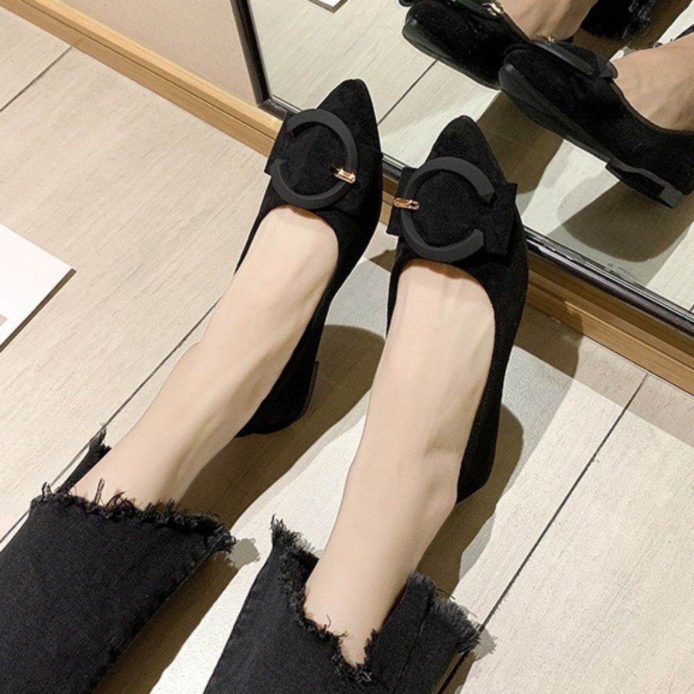 ベルトモチーフフラットパンプス