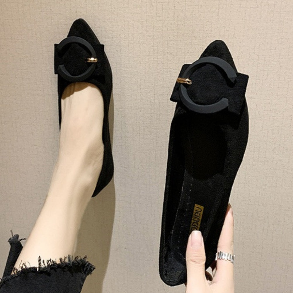 ベルトモチーフフラットパンプス