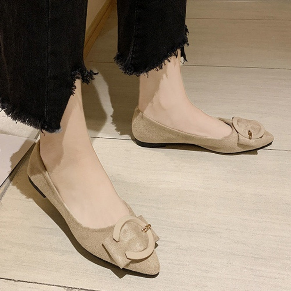 ベルトモチーフフラットパンプス