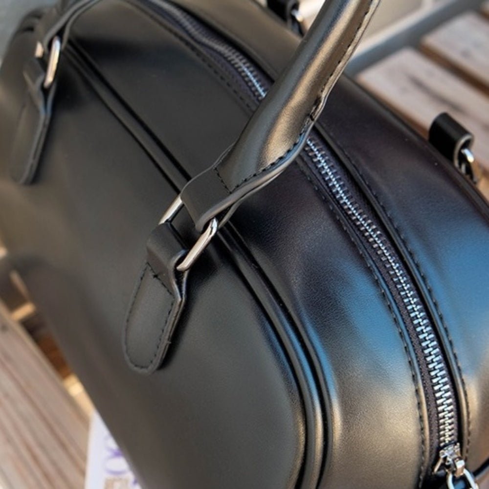 美品/近年✨ ダンヒル シグネチャー ボストン バッグ ショルダー 2way dunhill 並行輸入 ダンヒル ボストンバッグ 1893 ハーネス