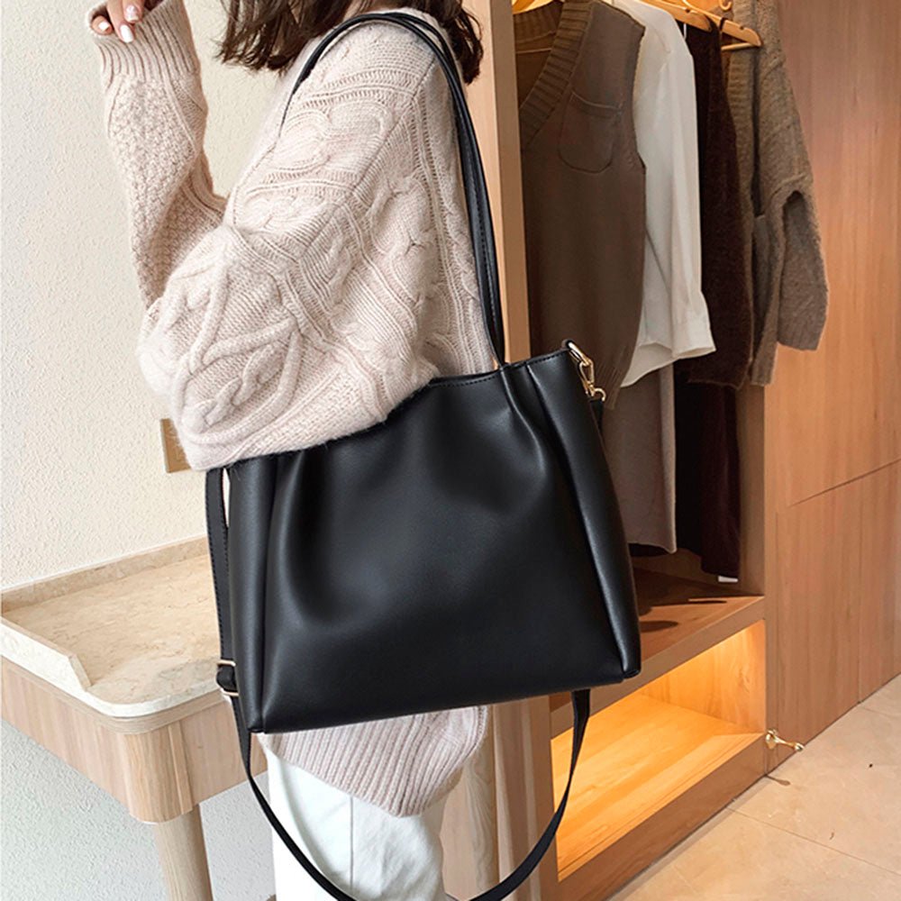 【日本未入荷】MAJE ラフィア風2WAYトート Mバッグ シグネチャー 数量限定】2WAYラフィアトートバッグ～マダガスカルの風を畳む