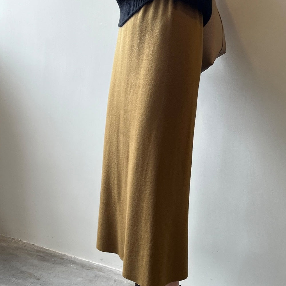 シンプルニットワンステップスカート