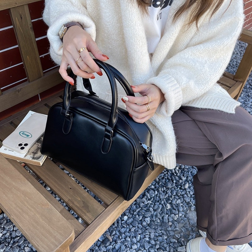 MOSCHINO ボストンショルダーバッグ 2way ピースマーク ハート