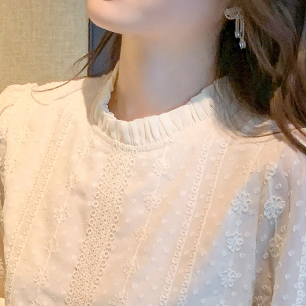 スタンドネック刺繍ブラウス