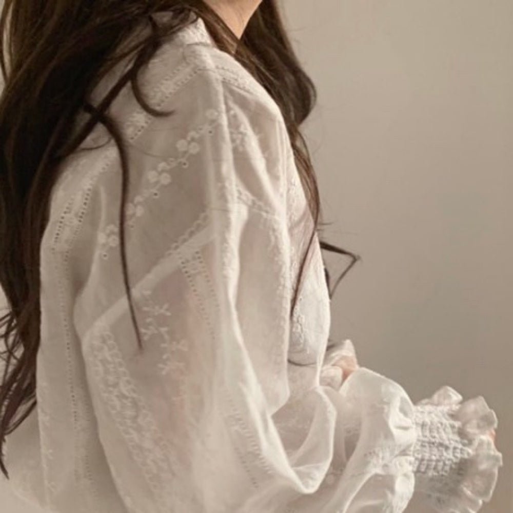 レース刺繍ギャザーボリュームスリーブトップス