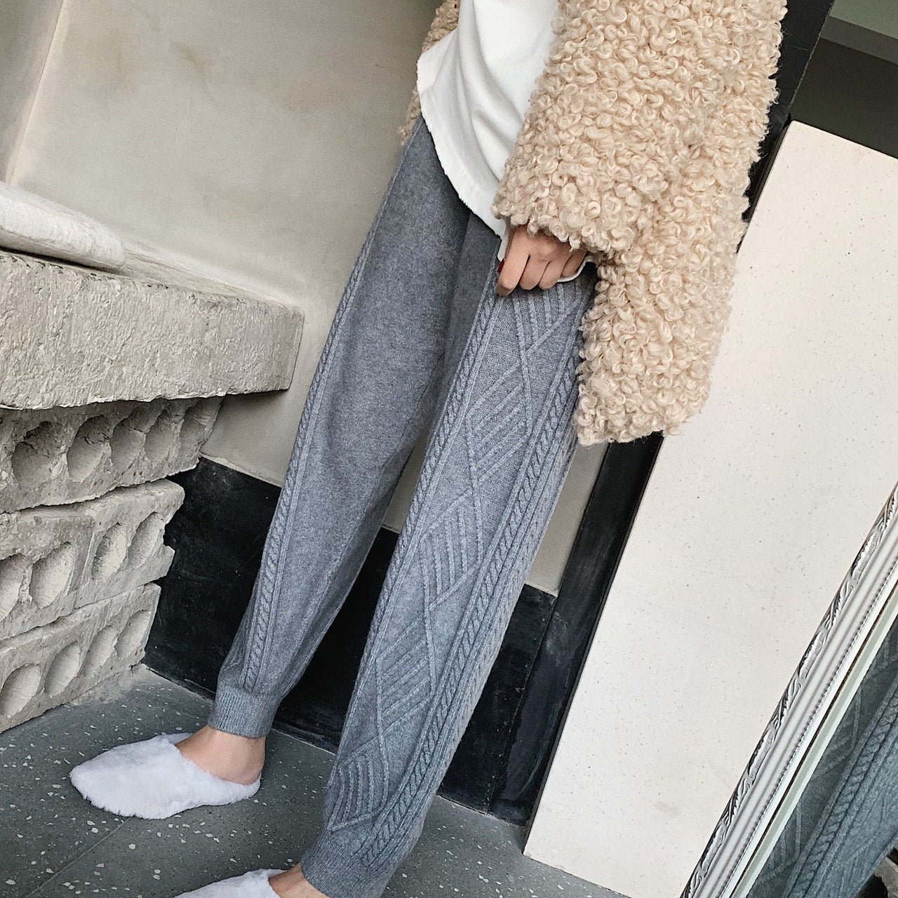 ケーブルニットテーパードパンツ - Millennial Generation