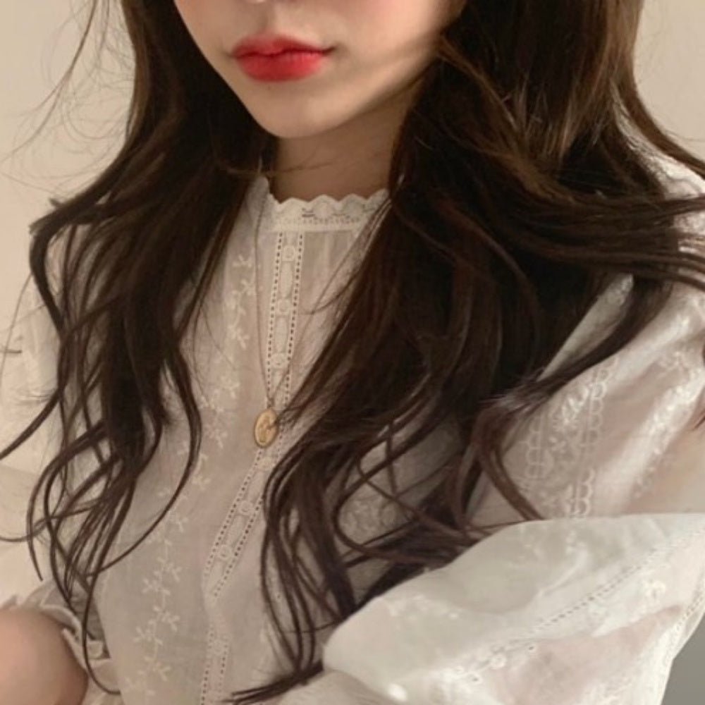 レース刺繍ギャザーボリュームスリーブトップス