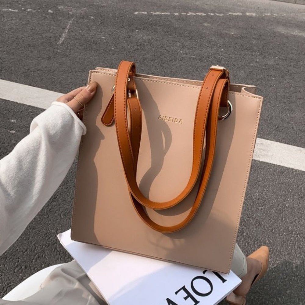 シンプルデザイントートバッグ