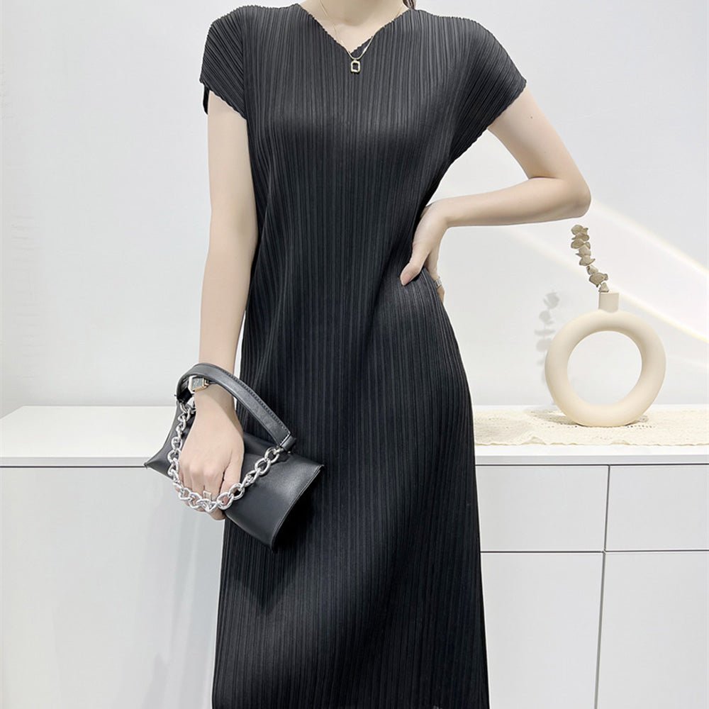 Vネックサテンプリーツワンピース｜オフィスカジュアル レディース 通販【ミレジェネ】