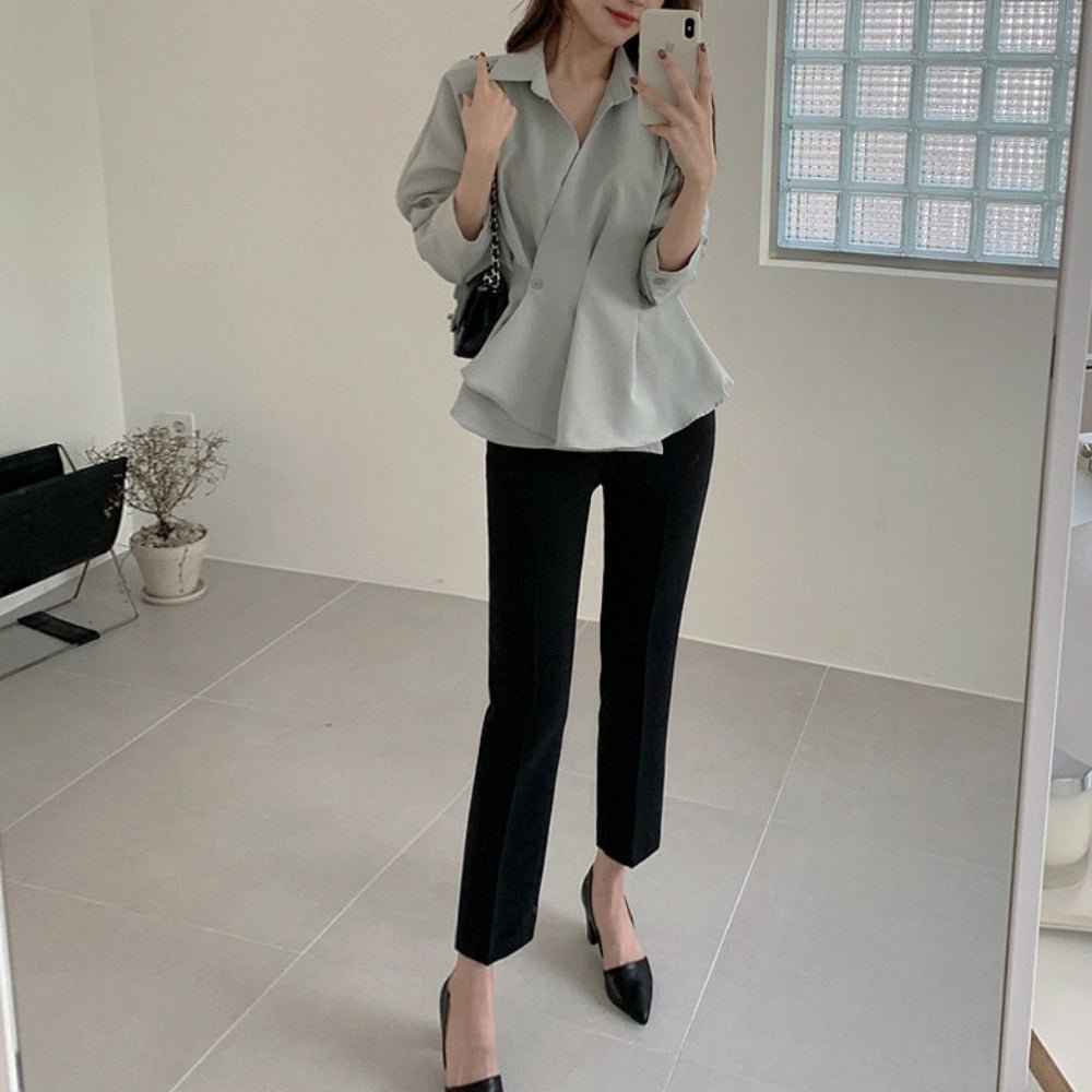 Vネックギャザーデザイントップス｜オフィスカジュアル